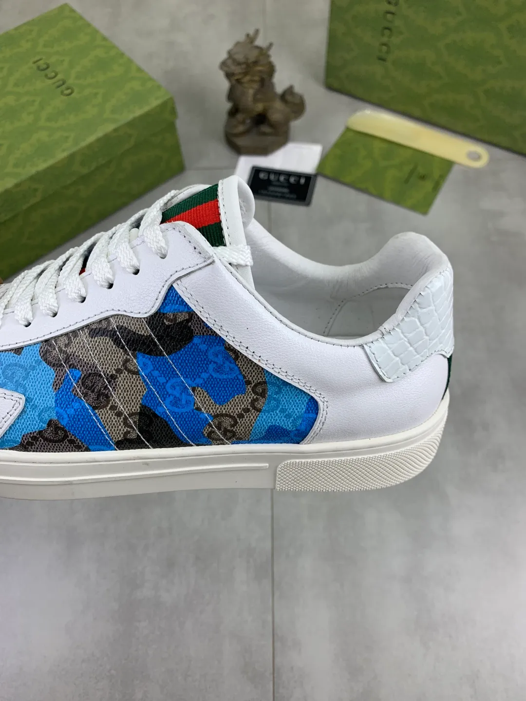 Men's shoes P400 💰[New style] 🆘 The latest model from Gucci's official website🎁Classic casual and fashionable men's shoes👟Hot style💥The style is simple and elegant, exclusive for trendy men. Unique official website latest brand elements👑Gucci original decoration, fashionable and generous, the fabric is made of original soft calfskin➕Comfortable soft sheepskin lining ✅The official website specifies wear-resistant rubber outsole_full of elasticity, classic model taken in real life🎬Color: 2️⃣colors available😍Number: 38-44